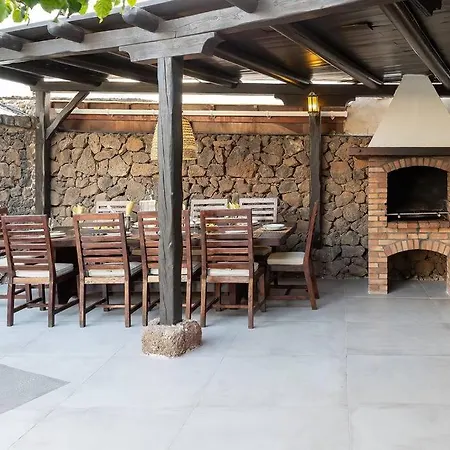 Casa De La Luna Tías