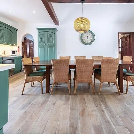 Casa De La Luna Tias