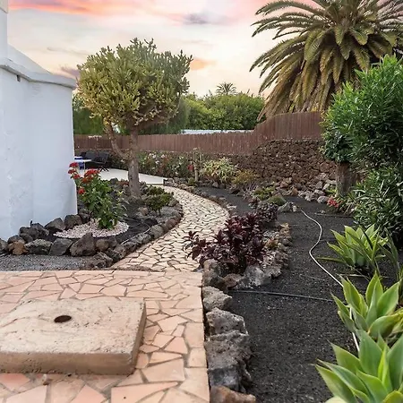 Casa De La Luna * Tías