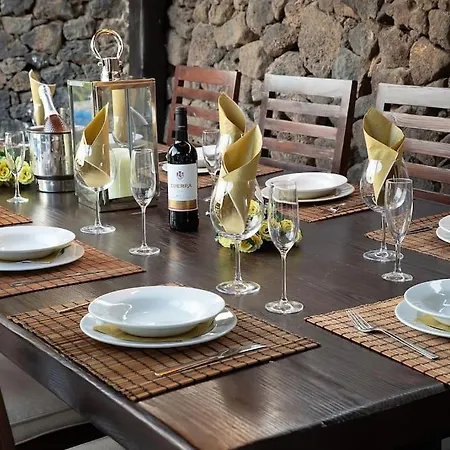 Casa De La Luna * Tías