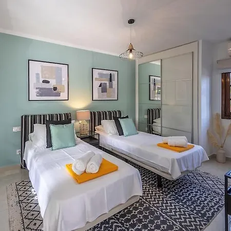 Casa De La Luna Tías